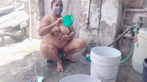 Big Boobs Desi Bhabhis Hot Video While Bathing Desi New Semi Nude Masked No Face Videos