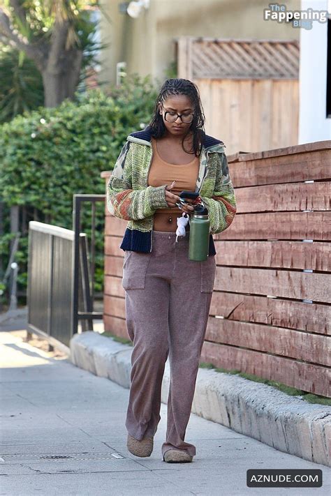 Sasha Obama Flaunts Sexy Midriff In Los Feliz Aznude