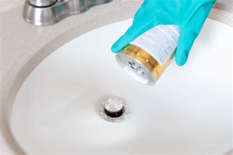 How To Remove Rust Stains From Toilets Tubs And Sinks