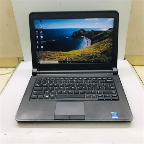 Máy laptop Dell Latitude 3350 Intel Core i5 5200U 4gb ram 128gb ssd