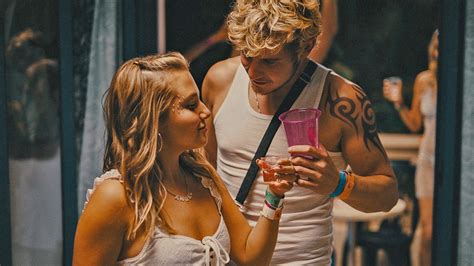 How To Have Sex O Visual De Molly Manning Walker E O Talento De Mia Mckenna Bruce Universo Cinema