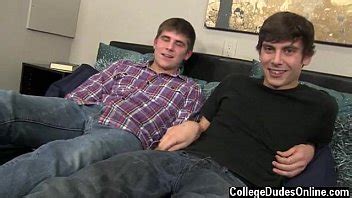 Twinks XXX They Both Lie Down On The Bed Next Swapping Some Kisses XVIDEOS