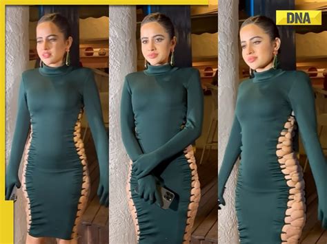 Iska Met Gala Daily Hota Hai Netizens Troll Urfi Javed For Her Latest Bizarre Outfit Watch