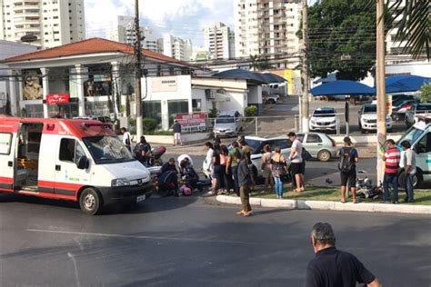 Midianews Motociclista Fica Ferido Ao Colidir Em Carro Em Frente Ao