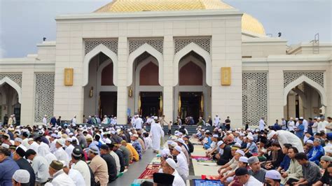 Shalat Idul Fitri Hijriyah Di Masjid Al Falah Kebanggaan Warga