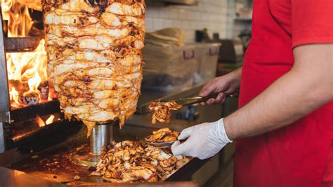 The Untraditional Meat That S Popular For Israeli Shawarma