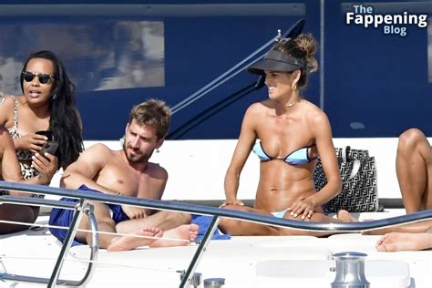 Izabel Goulart Flaunts Her Sexy Bikini Body Enjoying A Boat Day In