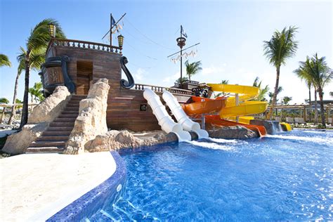 Best Waterpark Resorts | Trip Sense | tripcentral.ca