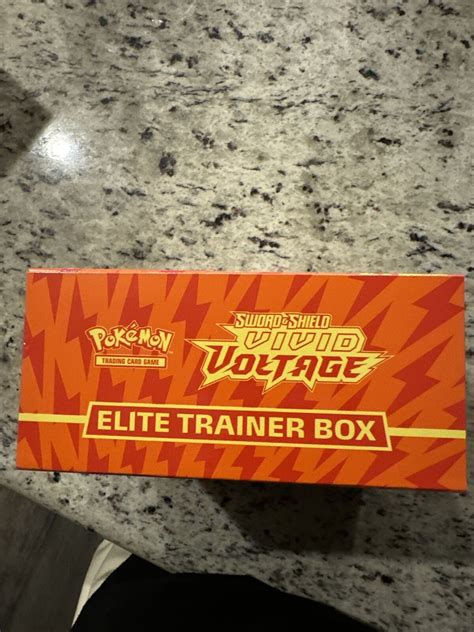 Pok Mon Tcg Sword Shield Vivid Voltage Elite Trainer Box Ebay