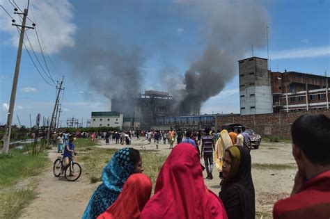 Mehr Als 50 Tote Bei Fabrikbrand In Bangladesch