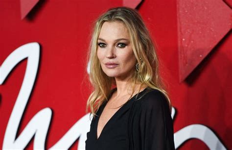 Kate Moss Sublime En Robe En Dentelle Transparente Pour F Ter Ses