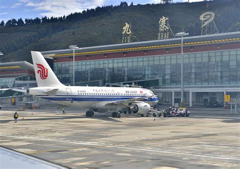 How to Get to Jiuzhaigou from Chengdu (3 Ways)