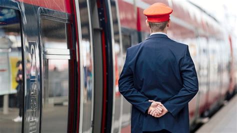 Berlin Verspätungen bei der Deutschen Bahn Was Ansagen wirklich