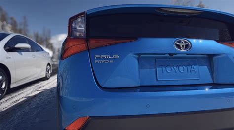 Toyota Prius é Revelado Com Novo Visual E Quatro Rodas