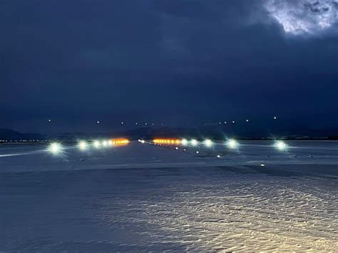 Ce sistem de balizaj complex are Aeroportul Braşov A fost aprins în