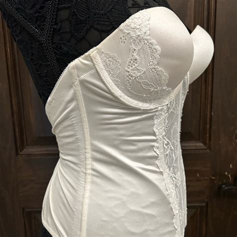 Y K Cassandra Intimates Bridal Lace Strapless Corset Gem