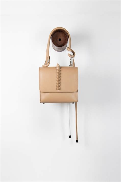 Tessa Nude Retropose