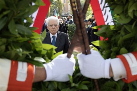 Anniversario Della Difesa Di Roma Mattarella Depone Corone Dalloro Qds