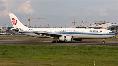 B 5947 Air China Airbus A330 343