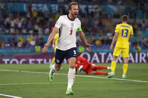 He S Been Exceptional Harry Kane Blown Away By Tottenham Linked