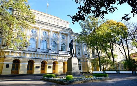 Russische Studenten Im Zweiten Jahr Aus St Petersburg Entfernen Ihren