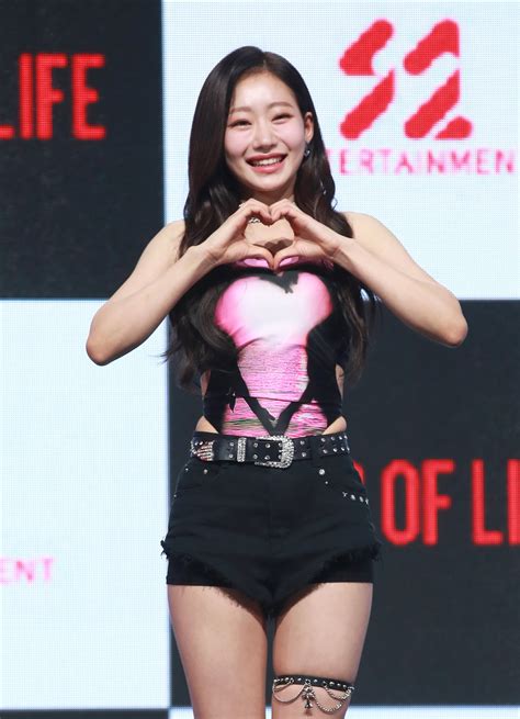 230705 Kiss Of Life Julie Debut Showcase Kpopping