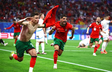 Football Euro Le Portugal Arrache La Victoire Face La