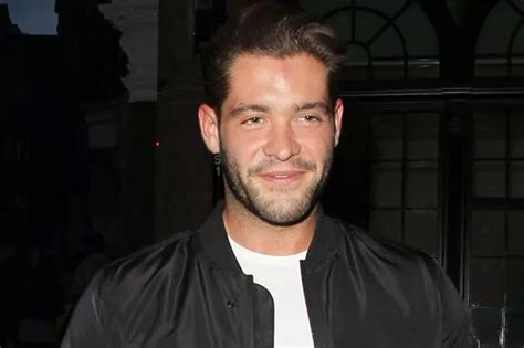 Love Island S Jonny Mitchell Enjoyed Sizzling Hot Threesome With Two