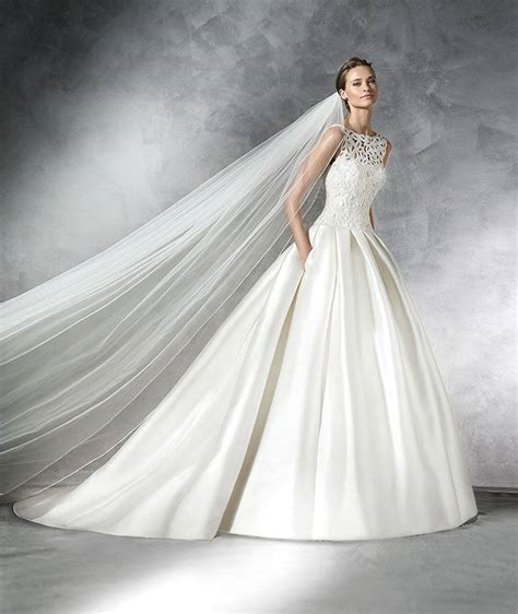 Abito Da Sposa Da Principessa Con Corpetto Lavorato Pronovias Mod