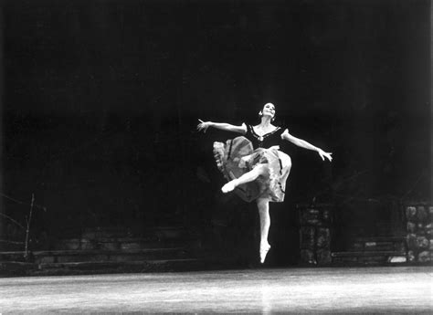 Alicia Alonso 80 Years Since Her Debut In The Role Of Giselle Cmbq