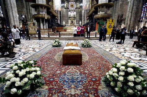 Tettamanzi Camera Ardente Nel Duomo Di Milano Domani I Funerali FOTO