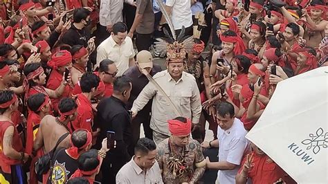 Foto Prabowo Minta Petunjuk Jokowi Untuk Bangun Sekolah Taruna