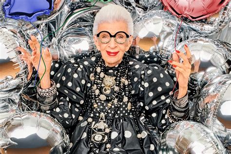 Iris Apfel Pioneering Fashion Icon Dies At 102