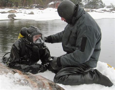 Pin By Bartkierz On Zapisane Na Szybko Drysuits Drysuit Diving