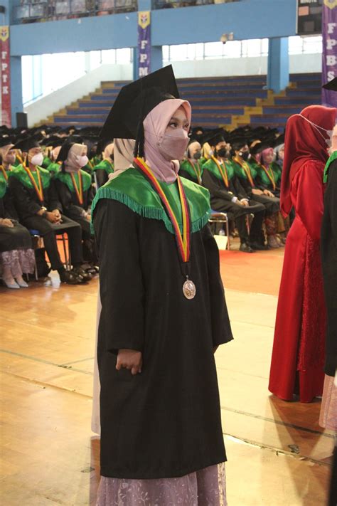 Wisudawan Terbaik Pada Wisuda Gelombang Iii Dari Upi Kampus Tasikmalaya