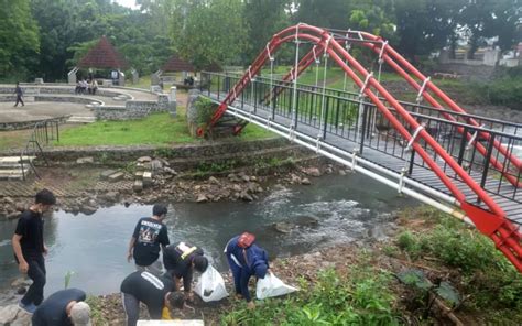 Alumni Pwk Undip Gelar Aksi Peduli Lingkungan Bersih Bersih