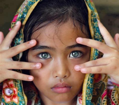 Oddfuttos When The Photos Speak Top 10 Most Beautiful Eyes Collection