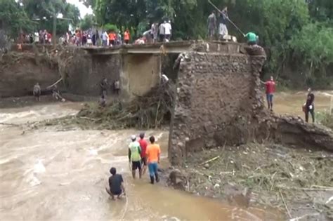 Banjir Bandang Terjang Jombang Jembatan Banjaragung Putus