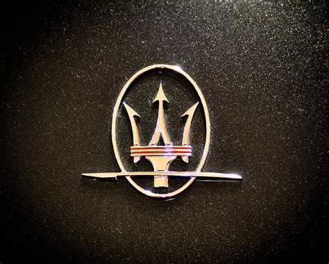 Maserati Logo Wallpaper - WallpaperSafari