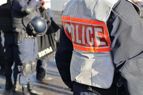 EN IMAGES Les CRS Et Les Pompiers De Saint Brieuc Se Testent Lors Dun