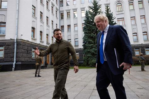 Джонсон у Києві анонсував нові поставки зброї Україні (ФОТО). Новости ...