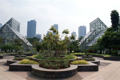 Holiday at Menteng Park in Central Jakarta City, Jakarta Special Region