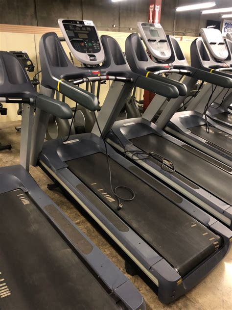 PRECOR INCLINE TREADMILL, MODEL TRM10, WITH MEDIA CONTROLS, WITH 120V