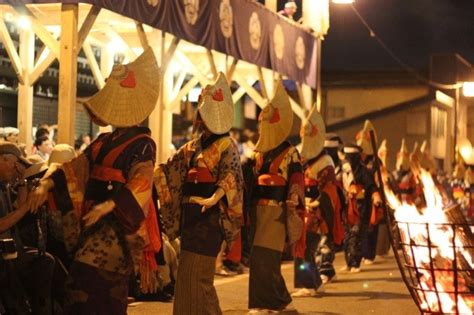 西馬音内盆踊り（秋田県羽後町） 西馬音内の盆踊 ｜東北の観光スポットを探す 旅東北 東北の観光・旅行情報サイト