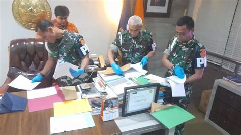 Geledah Kantor Basarnas Penyidik Tni Kpk Temukan Bukti Transaksi