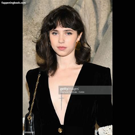 Clairo Nude Onlyfans Leaks Fappening Fappeningbook