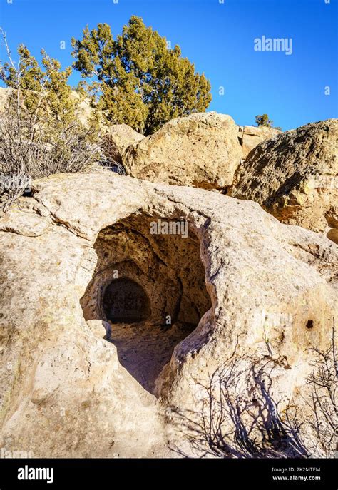 Ancient pueblo dwellings Stock Photo - Alamy