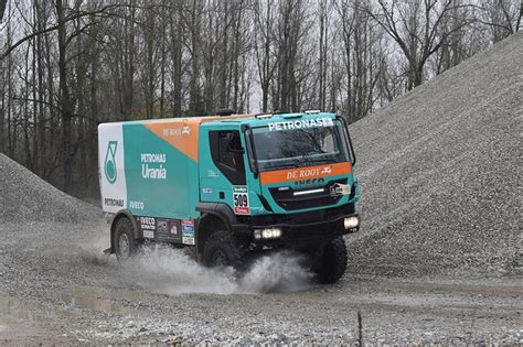 2556-29 Iveco-Dakar-2015 - Iveco