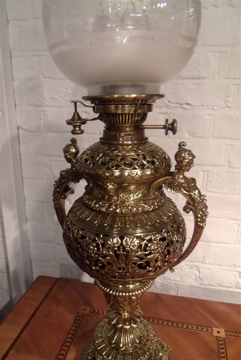 Victorian Brass Oil Lamp At 1stdibs Victorian Oil Lamp Antique Brass