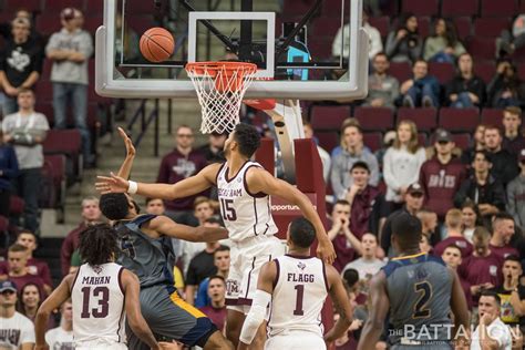 Men's basketball falls to UC–Irvine in final seconds - The Battalion